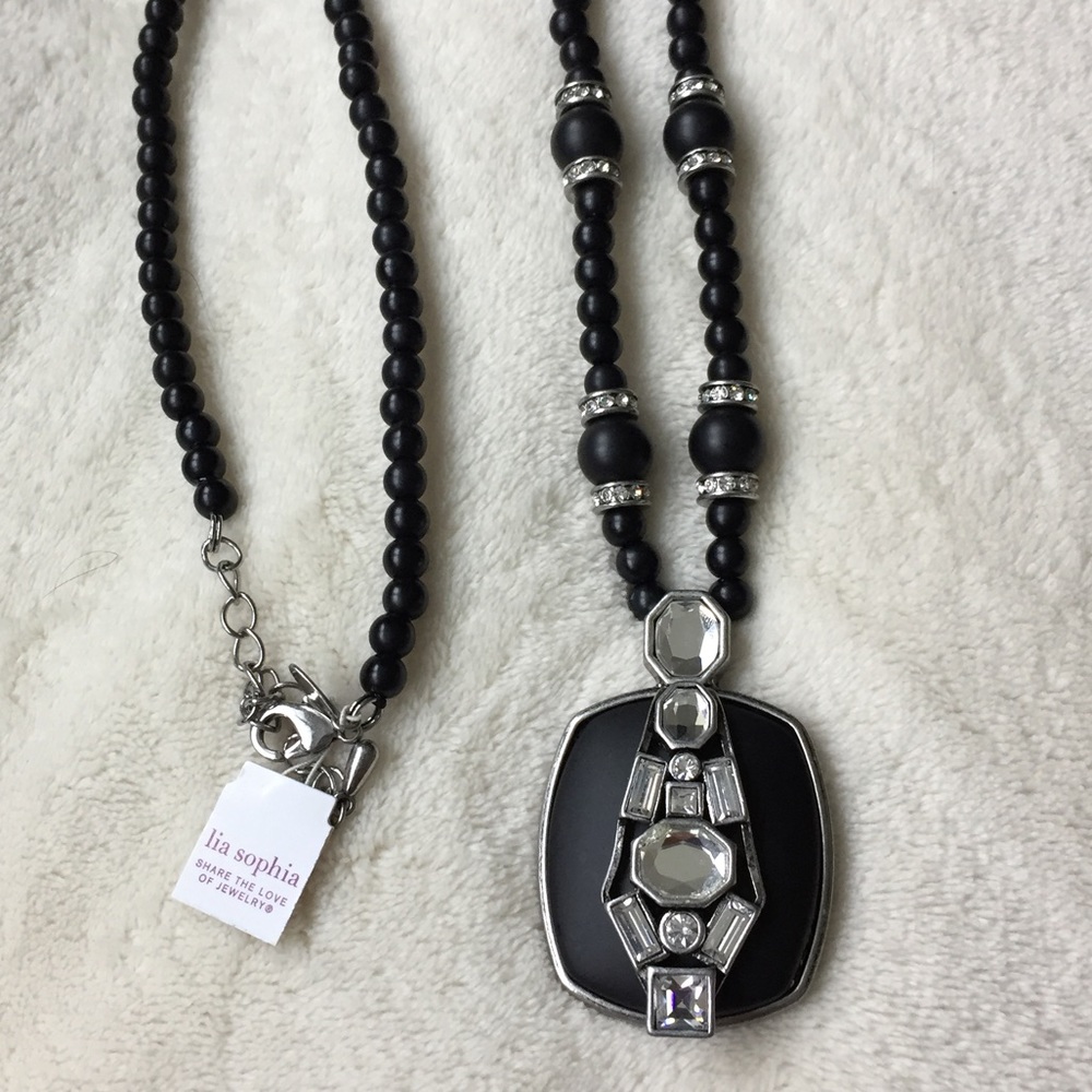 Price ⬇️ Lia Sophia Tori Ann Necklace